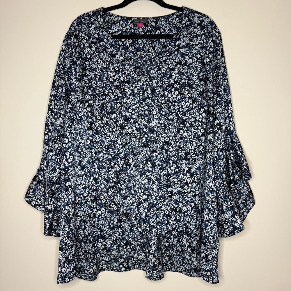 VINCE CAMUTO Boho Blue Floral Bell Sleeve Vneck Silky Blouse Top